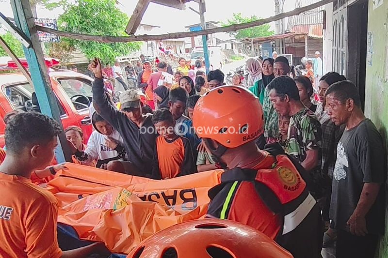 Proses Evakuasi Bocah 9 Tahun Hanyut di Sungai Denai Medan