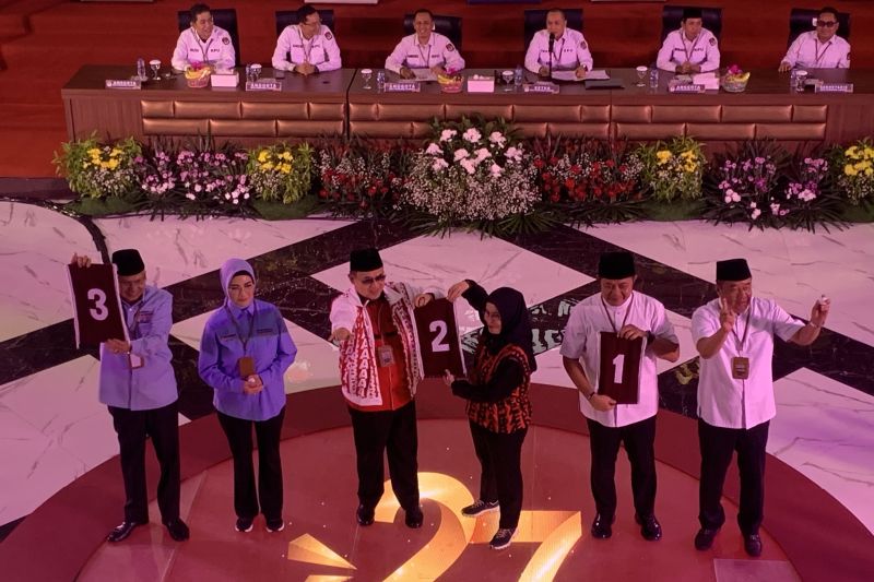 Survei Cyrus Network Ungkap Peluang Paslon Pilkada Sumsel 2024