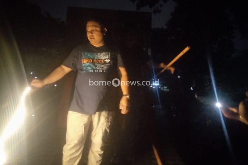 Pondasi Jembatan Gantung Taman Cadika Patah, Warga Terjatuh