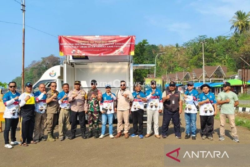KPU Sukabumi Kenalkan Calon Anak Bangsa di Pantai Karanghawu