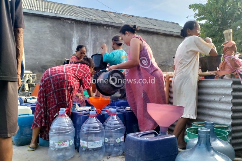 Kemensos Salurkan 42.000 Liter Air Bersih untuk Korban Kekeringan di Lamongan