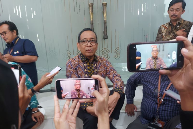 Kendaraan Mewah di GBK Siap Sambut Tamu Negara Pelantikan Prabowo