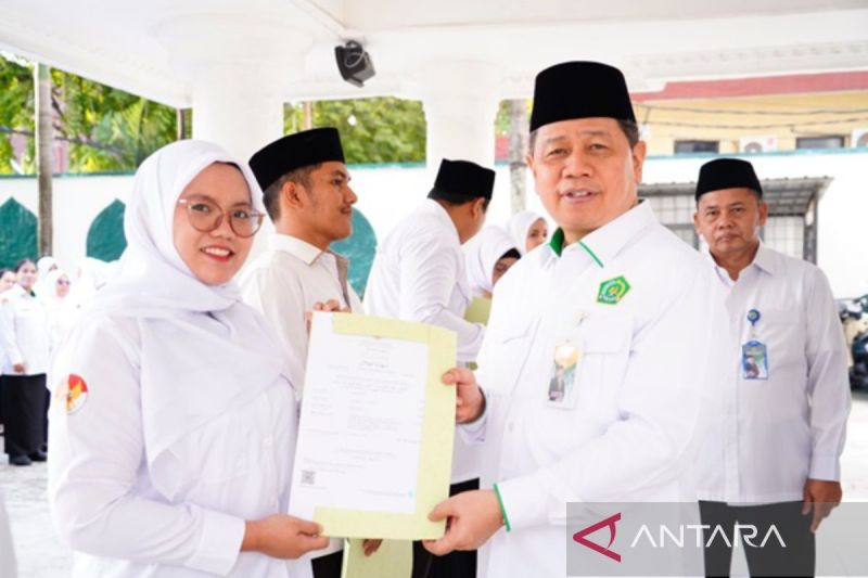 Kemenag Kalsel Serahkan Sertifikat Halal untuk UMKM Banjarmasin