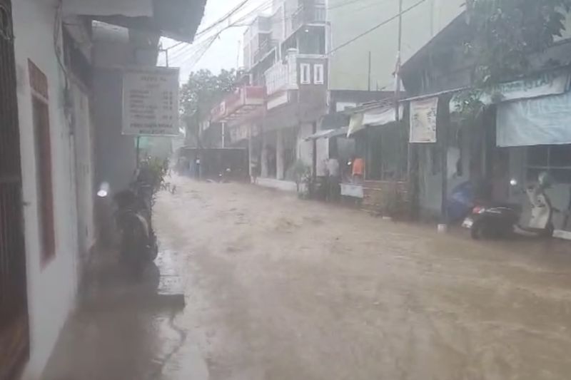 Normalisasi Drainase Batam, Upaya Cegah Banjir Saat Hujan Deras