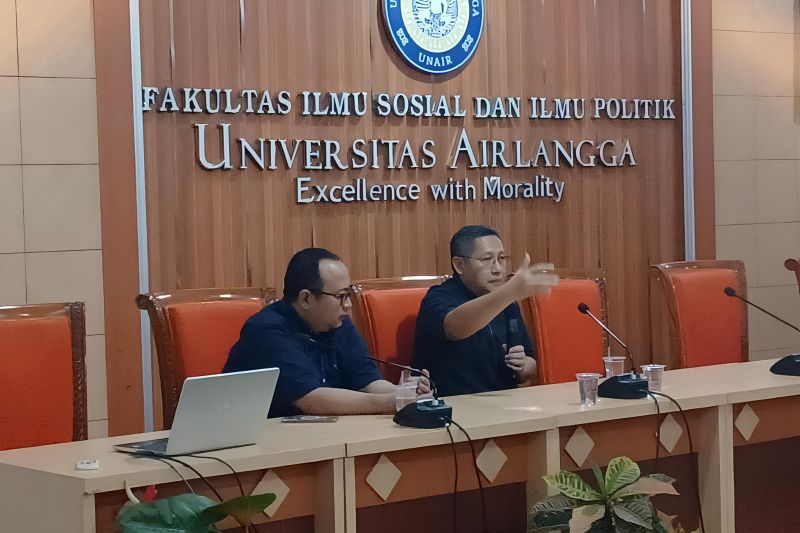 Anas Urbaningrum, kritik terhadap keterkaitan politik dan ekonomi dalam partai