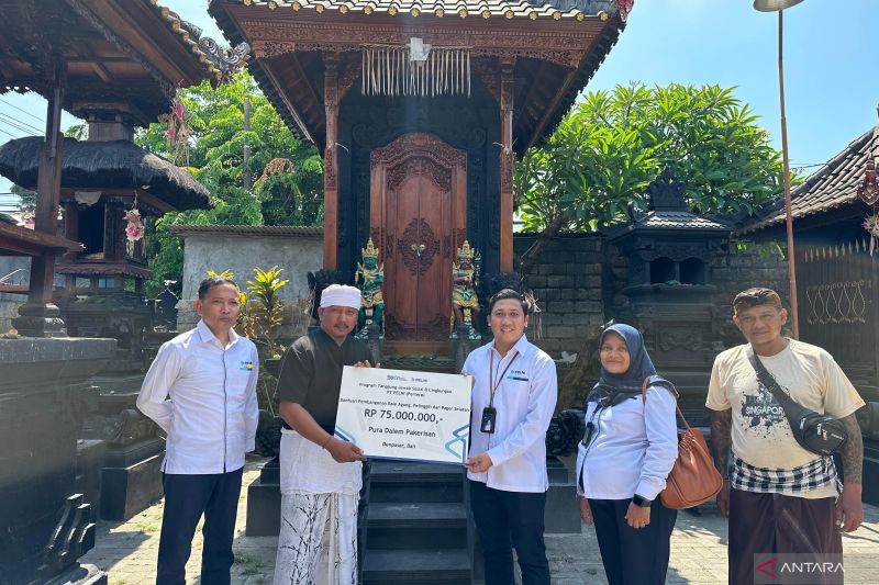 Pelni Denpasar Salurkan Bantuan Rp175 Juta untuk Pembangunan Pura