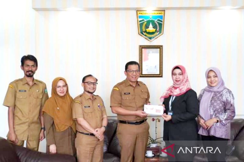 Pemkot Padang Panjang Resmi Gunakan Kartu Kredit Pemerintah Daerah