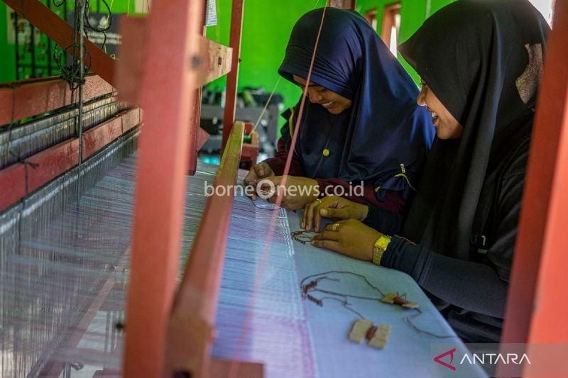 AMMAN Raih Penghargaan Subroto 2024 melalui Program Mantar Berseri