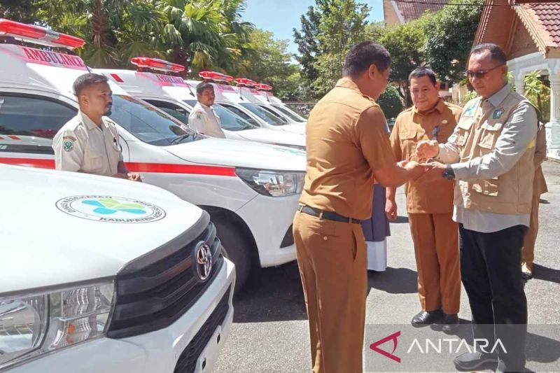 Pemkab Aceh Selatan Salurkan Enam Ambulans untuk Puskesmas