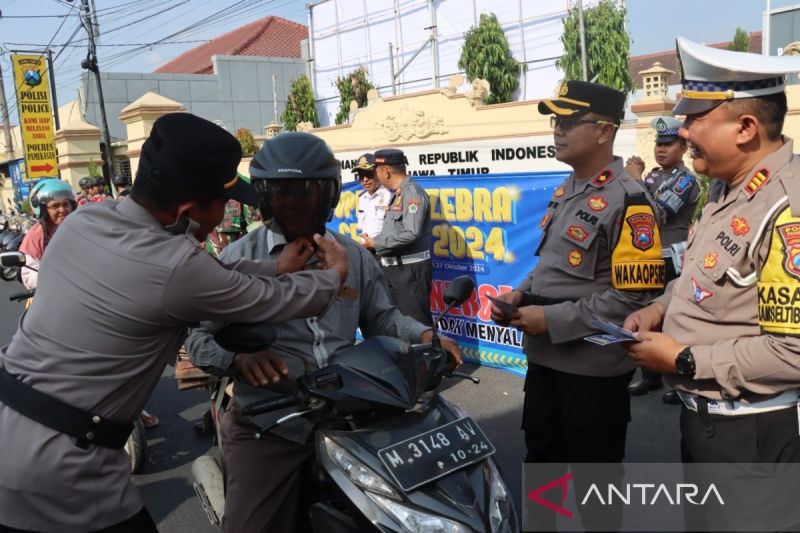 Operasi Zebra Semeru 2024, Polisi Pamekasan Edukasi Pengendara