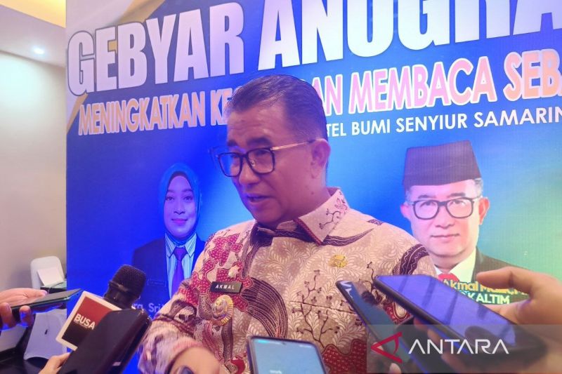Gubernur Kaltim Dorong Siswa Kunjungi Perpustakaan dan Tanam Pohon
