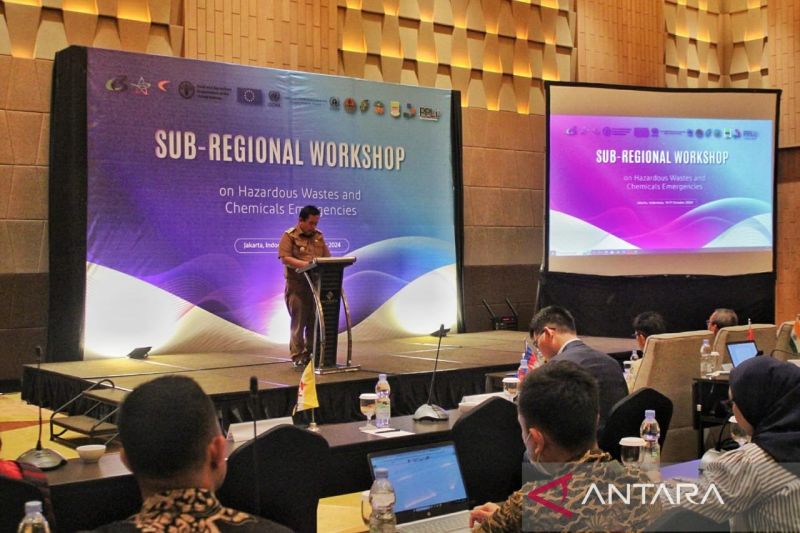 Lokakarya Lindungi Lingkungan dari Limbah Berbahaya di Bekasi