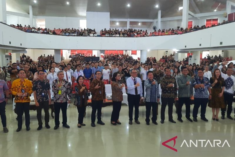 OJK Mengajar Tingkatkan Literasi Keuangan Mahasiswa Unsrat