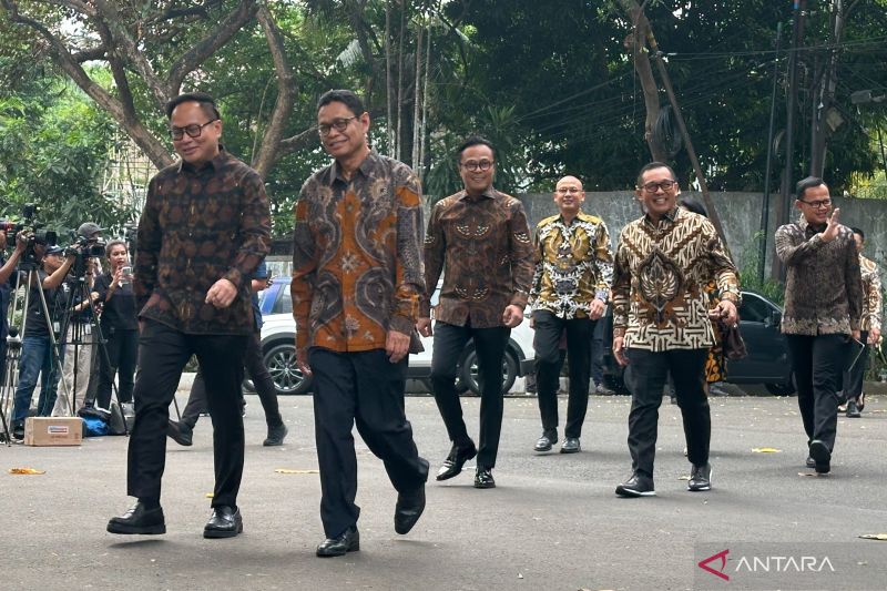 Rombongan Calon Wakil Menteri Tiba di Rumah Prabowo Subianto
