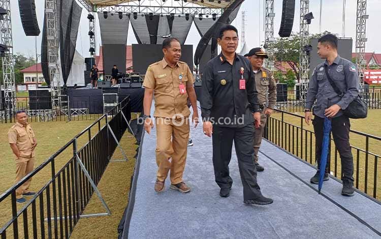 Pjs Bupati Kotim Tinjau Kesiapan Konser NDX A.K.A di Sampit Malam ini