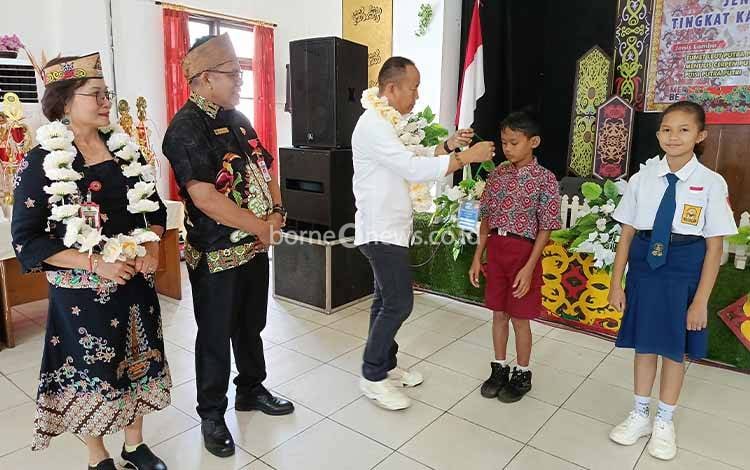 Asisten II Setda Barito Timur Buka Festival Tunas Bahasa Ibu 2024