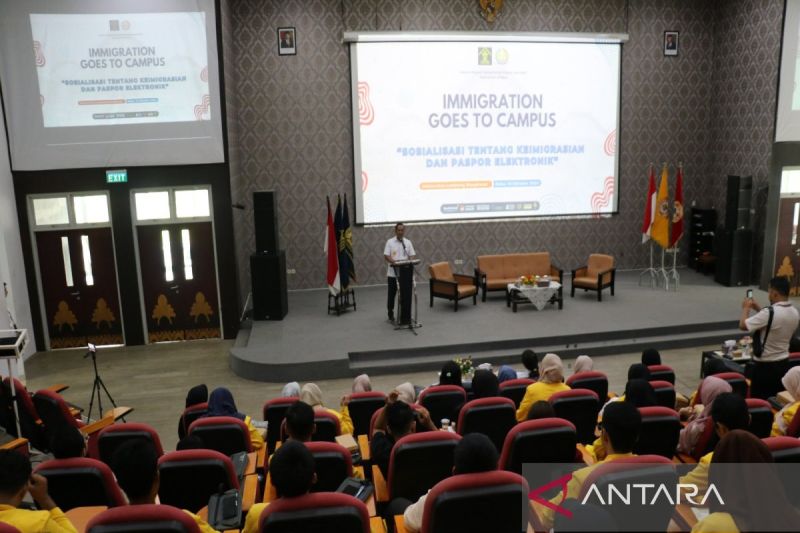 Kemenkumham Kalsel Gelar Sosialisasi Keimigrasian di ULM