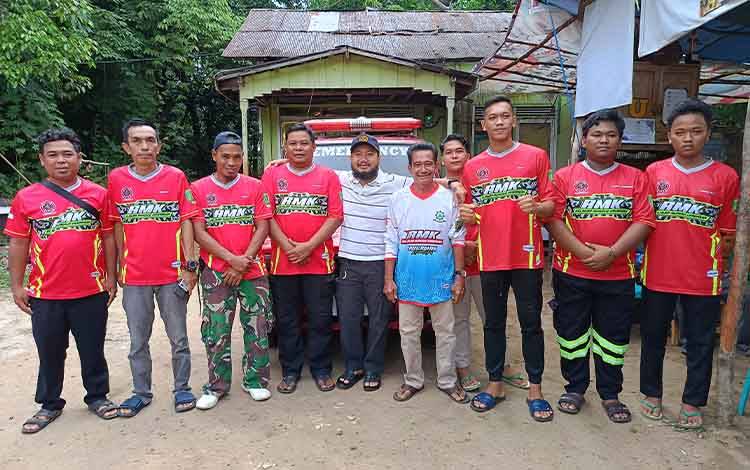 Cawabup Adi Mula Nakalelu Kunjungi Markas Relawan Mungkur Kandangan