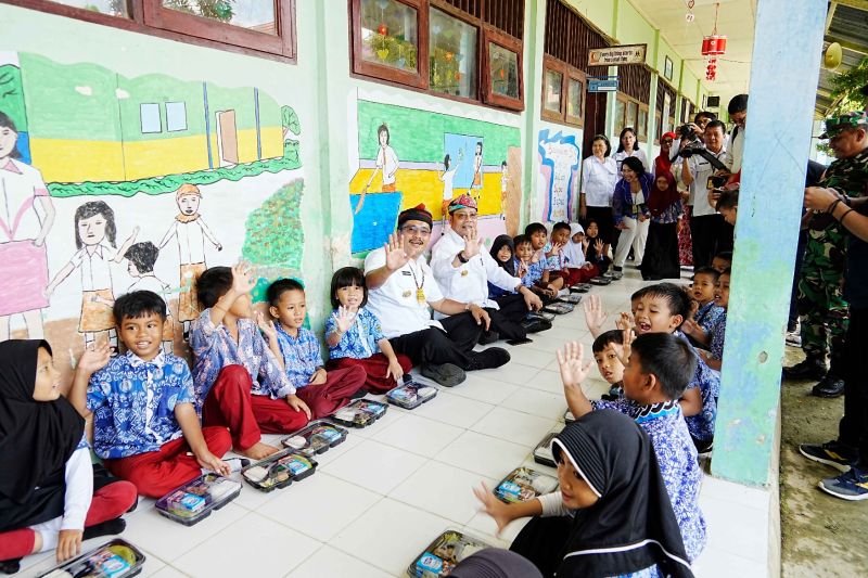 Gubernur Kaltara Awasi Uji Coba Program Makanan Bergizi Gratis
