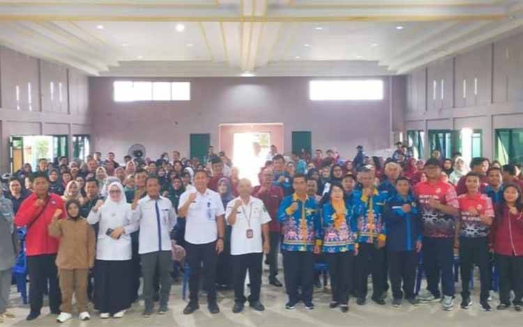 Buka Diseminasi Model Kompetensi Guru SMP, Ini Pesan Kadisdik Kapuas