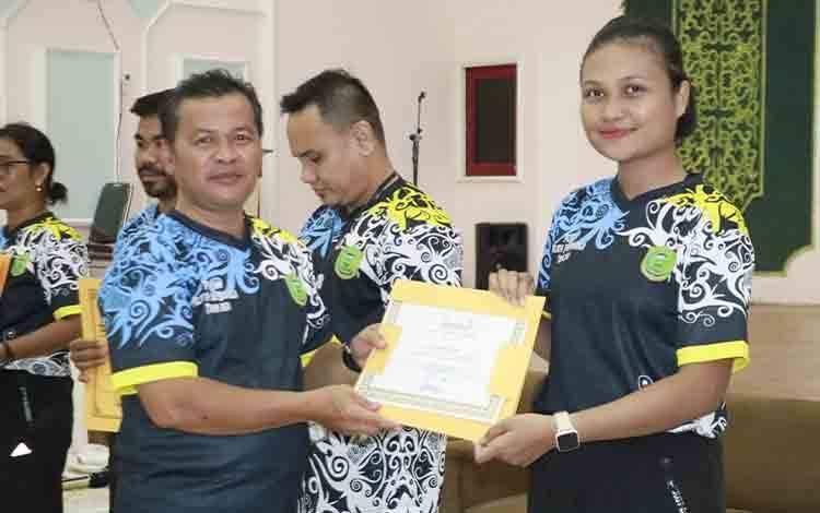 Edy Casmani Tutup Kegiatan Pelatihan Fisik Bagi Pegiat Olahraga