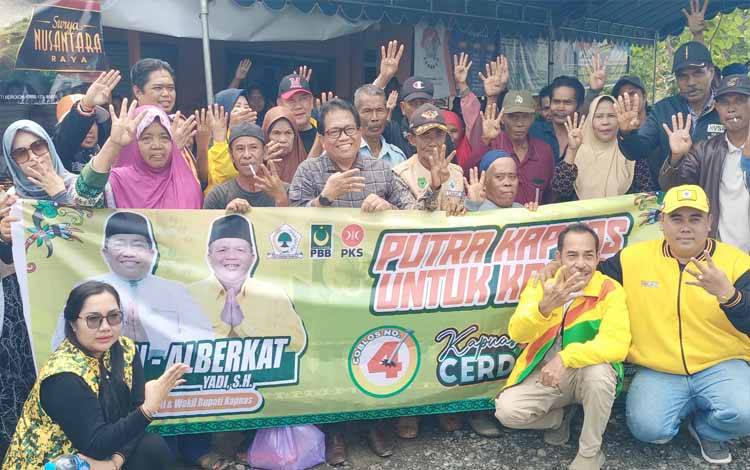 Paslon Erlin Hardi - Alberkat Yadi Kampanye Dialogis di Desa Bentuk Jaya dan Batuah