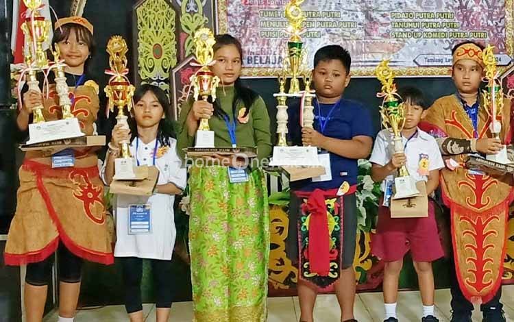 Ega, Komika Termuda Peraih Juara II pada Festival Tunas Bahasa Ibu Barito Timur