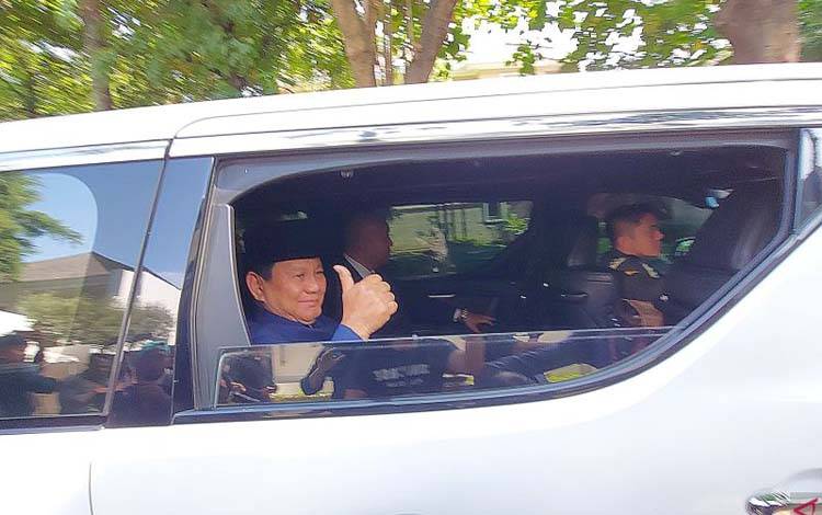 Prabowo Tiba di Lokasi Pelantikan, Kenakan Baju Tradisional Betawi