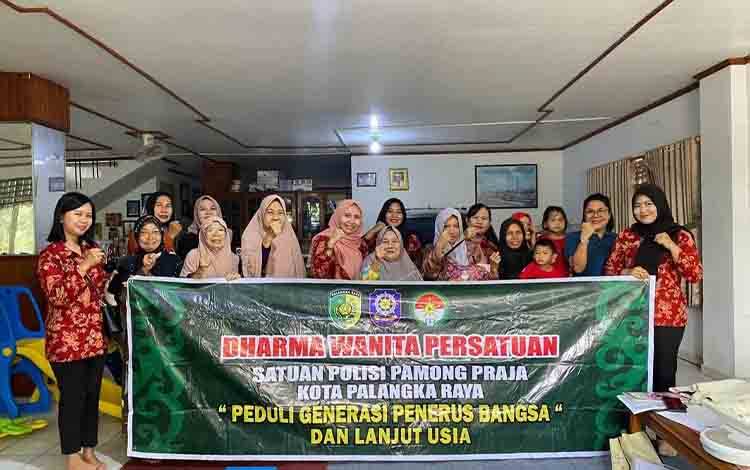 DWP Satpol PP Palangka Raya Berikan Layanan Kesehatan Gratis di Posyandu Kembang Sepatu