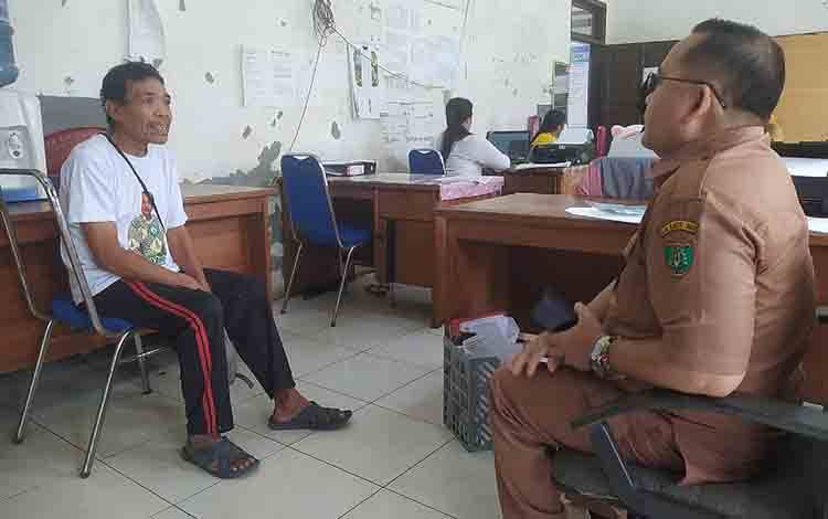 DPMDSos Barito Timur Kirim Lansia Terlantar Asal Banyuwangi ke Panti Jompo di Palangka Raya
