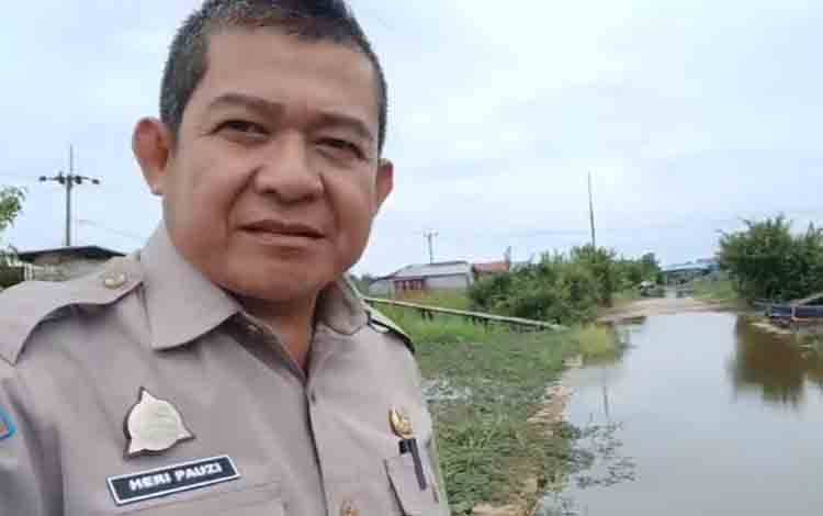 Debit Air di Bereng Bengkel Naik, Akses Jalan Tergenang Banjir