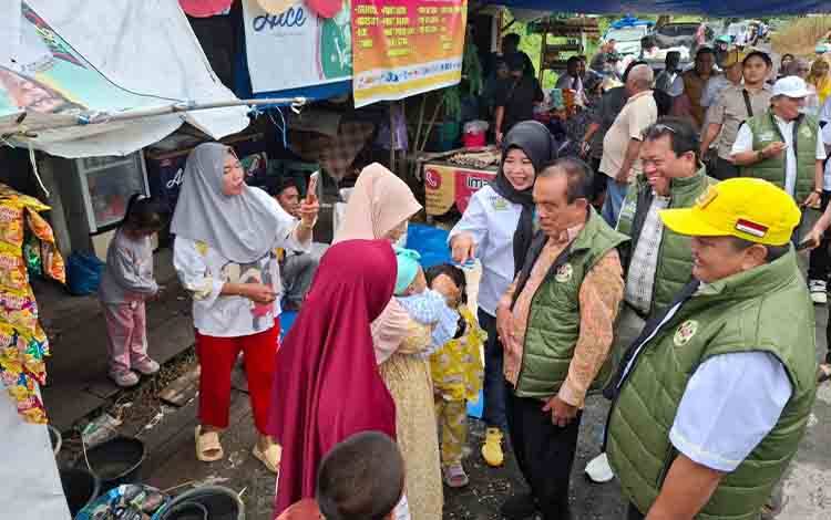 Abdul Razak Blusukan ke Pasar Sajumput Basarang