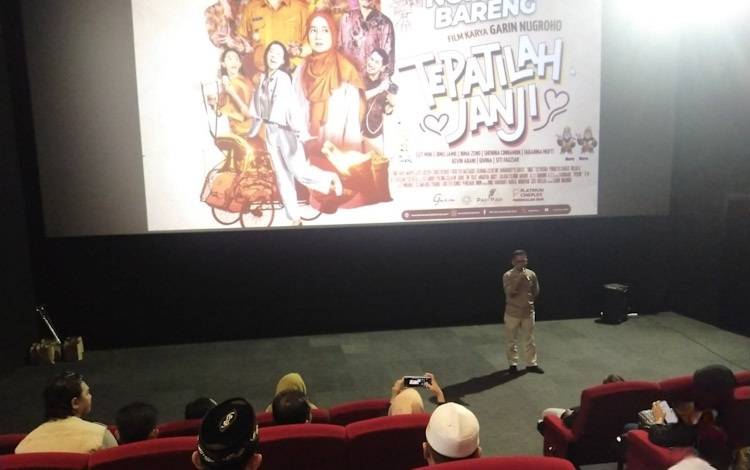Momen Hari Santri ke10, KPU Kobar Gelar Nonton Bareng Film Tepatilah Janji