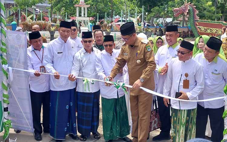 Bazar UMKM Halal Digelar PD MES Kapuas Diapresiasi