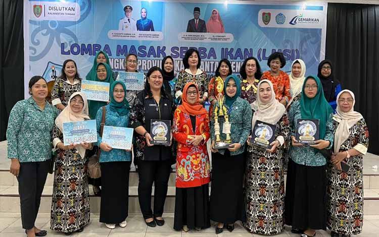TP PKK Kapuas Juara Umum Lomba Masak Serba Ikan Tingkat Provinsi
