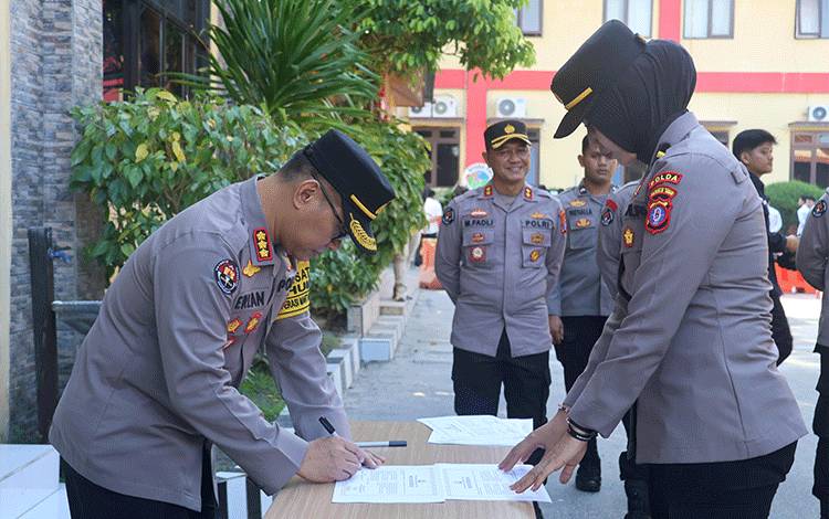 Bidhumas Polda Kalteng Gelar Penandatanganan Pakta Integritas Jaga Netralitas Jelang Pilkada 2024