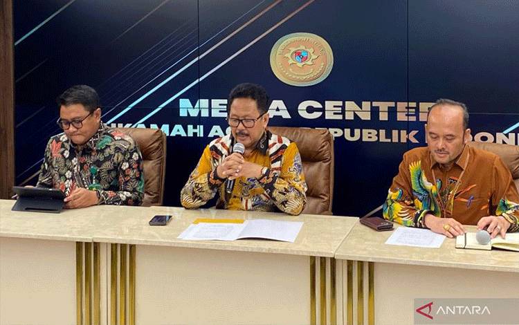 MA: 3 Hakim PN Surabaya Diberhentikan Sementara dari Jabatan