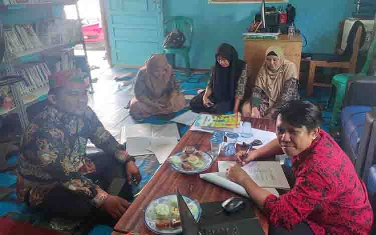 Sejumlah Perpustakaan Desa di Kapuas Jalani Tahap Pertama Visitasi Akreditasi