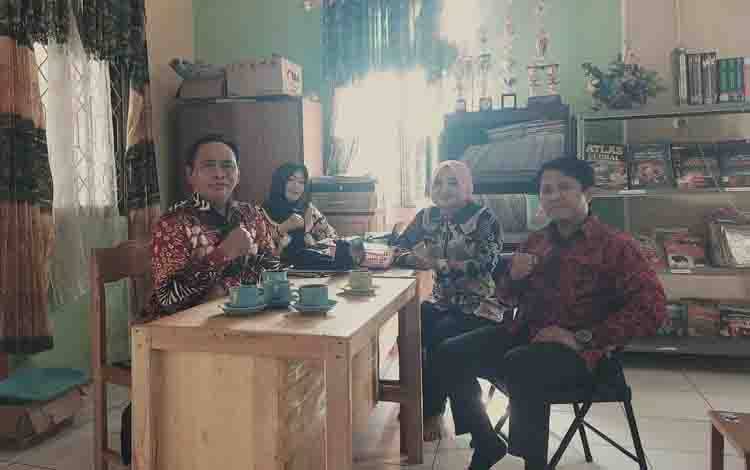 Asesor Perpusnas Visitasi Sejumlah Perpusdes di Kapuas, Ini Tujuannya