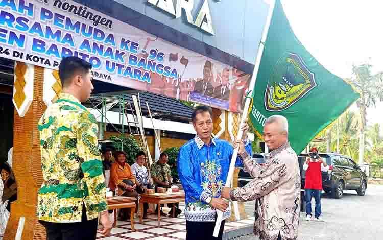 Pj Bupati Barito Utara Lepas Peserta Ikrar Bersama Anak Bangsa