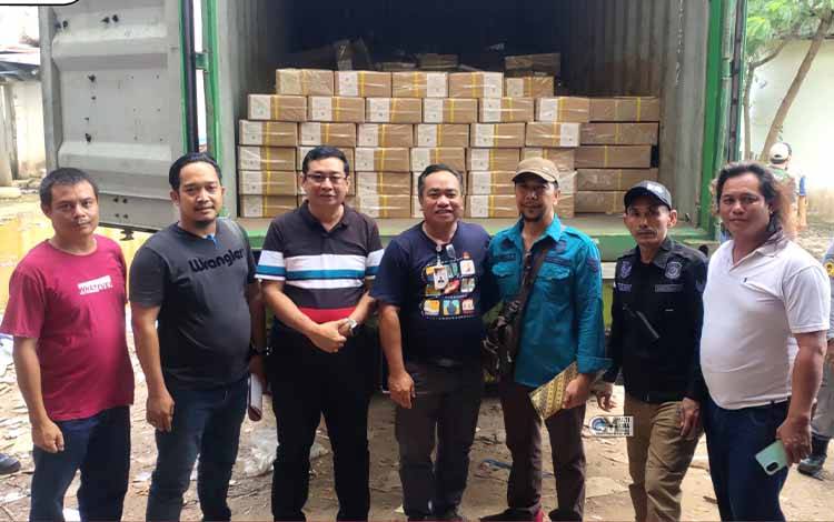 KPU Murung Raya Kawal Distribusi Surat Suara Pilkada 2024 di Pelabuhan Trisakti