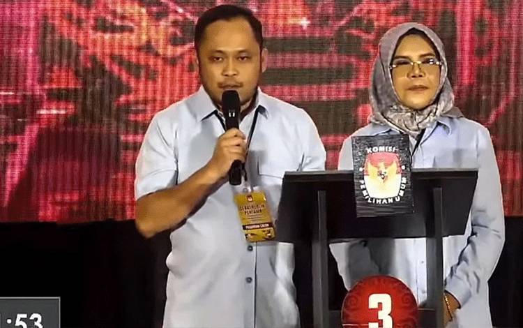 Alfian Mawardi-Agati Gaungkan Visi Masyarakat Kapuas Berkah dan Sejahtera di Debat Perdana Pilkada 2024