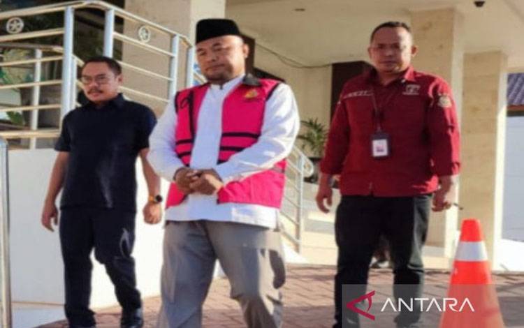 Kejaksaaan Tahan Tersangka Mantan Anggota DPRD terkait Kasus Korupsi Proyek Fiktif