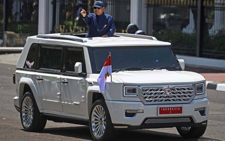 Mensesneg Sebut Anggota Kabinet Jadi Pakai Mobil Dinas Maung