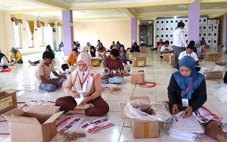KPU Barito Utara Rekrut 59 Petugas untuk Sortir dan Lipat Surat Suara Pilgub Kalteng dan Pilbup