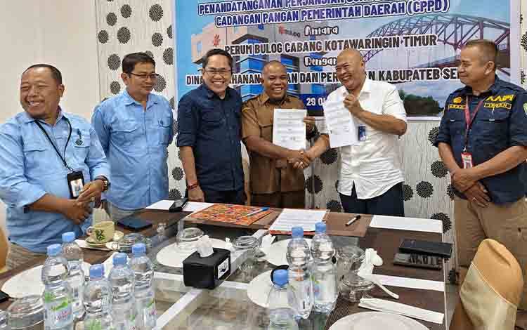 Pemkab Seruyan dan Perum Bulog Kotim Tandatangani Perjanjian Jual Beli Beras CPPD
