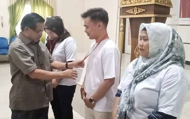 Wakil Ketua II DPRD Barito Timur Resmi Buka Bimtek Wirausaha Baru IKM