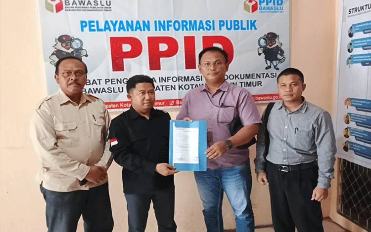 Tim Hukum Sanidin-Siyono Laporkan Dugaan Pelanggaran Netralitas 10 Perangkat Desa ke Bawaslu Kotim
