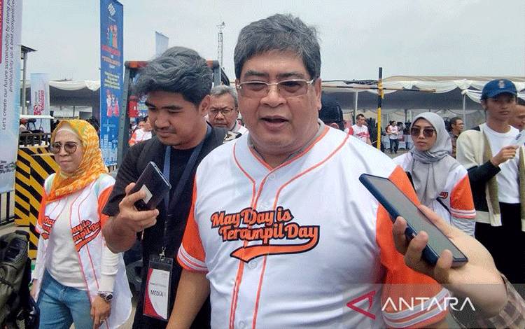 Wakil Ketua Umum Asosiasi Pengusaha Indonesia (Apindo) Bidang Ketenagakerjaan Bob Azam ditemui di Jakarta, Rabu (1/5/2024). (ANTARA/Muzdaffar Fauzan) (ANTARA/Muzdaffar Fauzan)