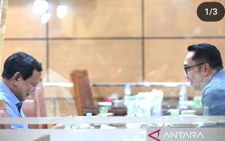 Prabowo Bagikan Momen Makan Malam dengan Ridwan Kamil di Medsos